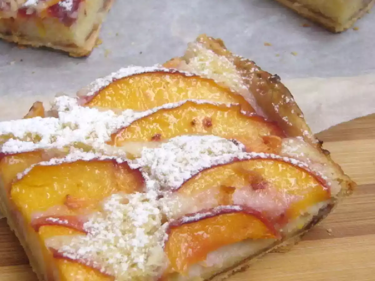 Tarta cu piersici si migdale - poza 2