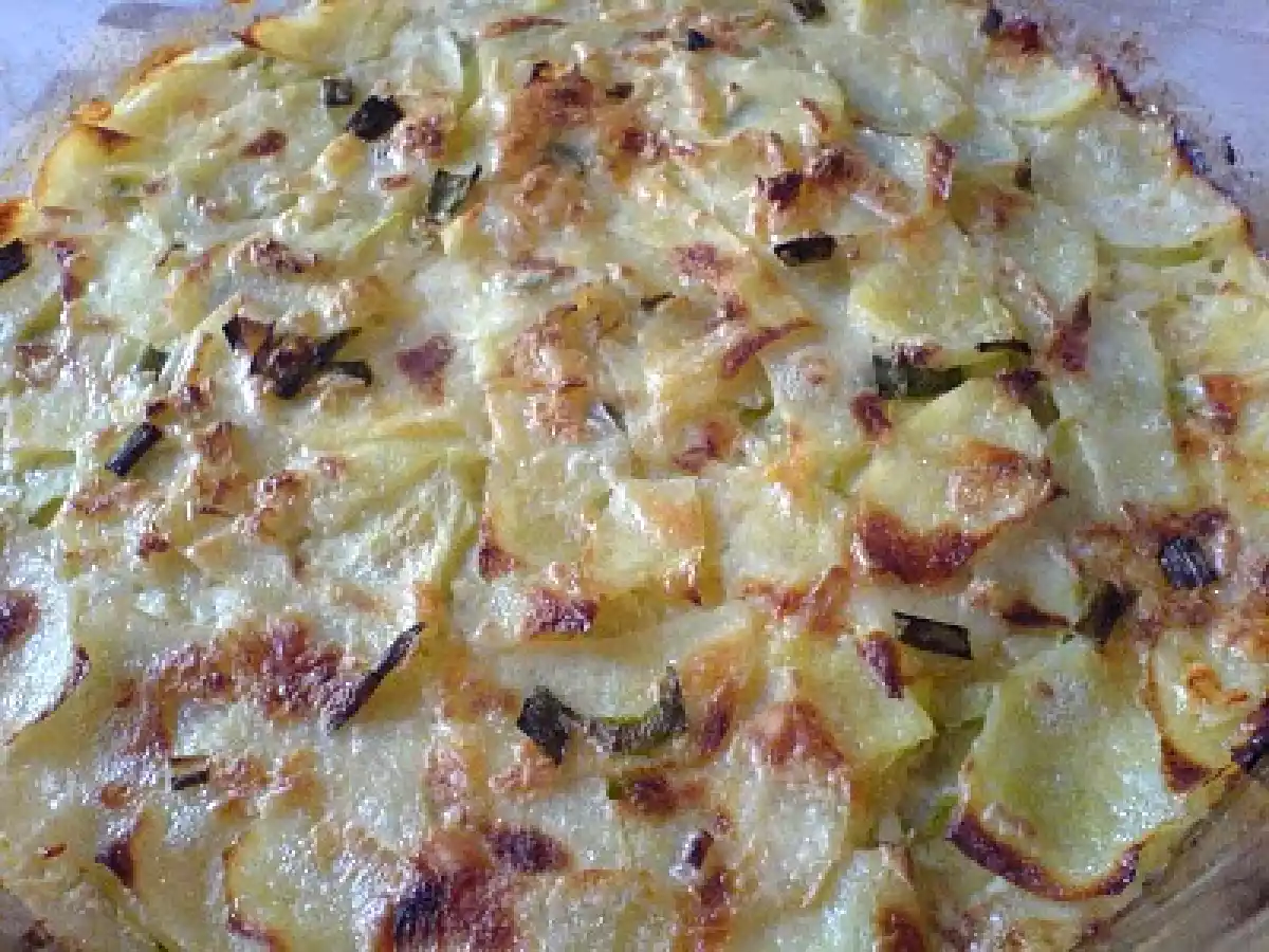 TARTA DE CARTOFI SI DOVLECEI - poza 2