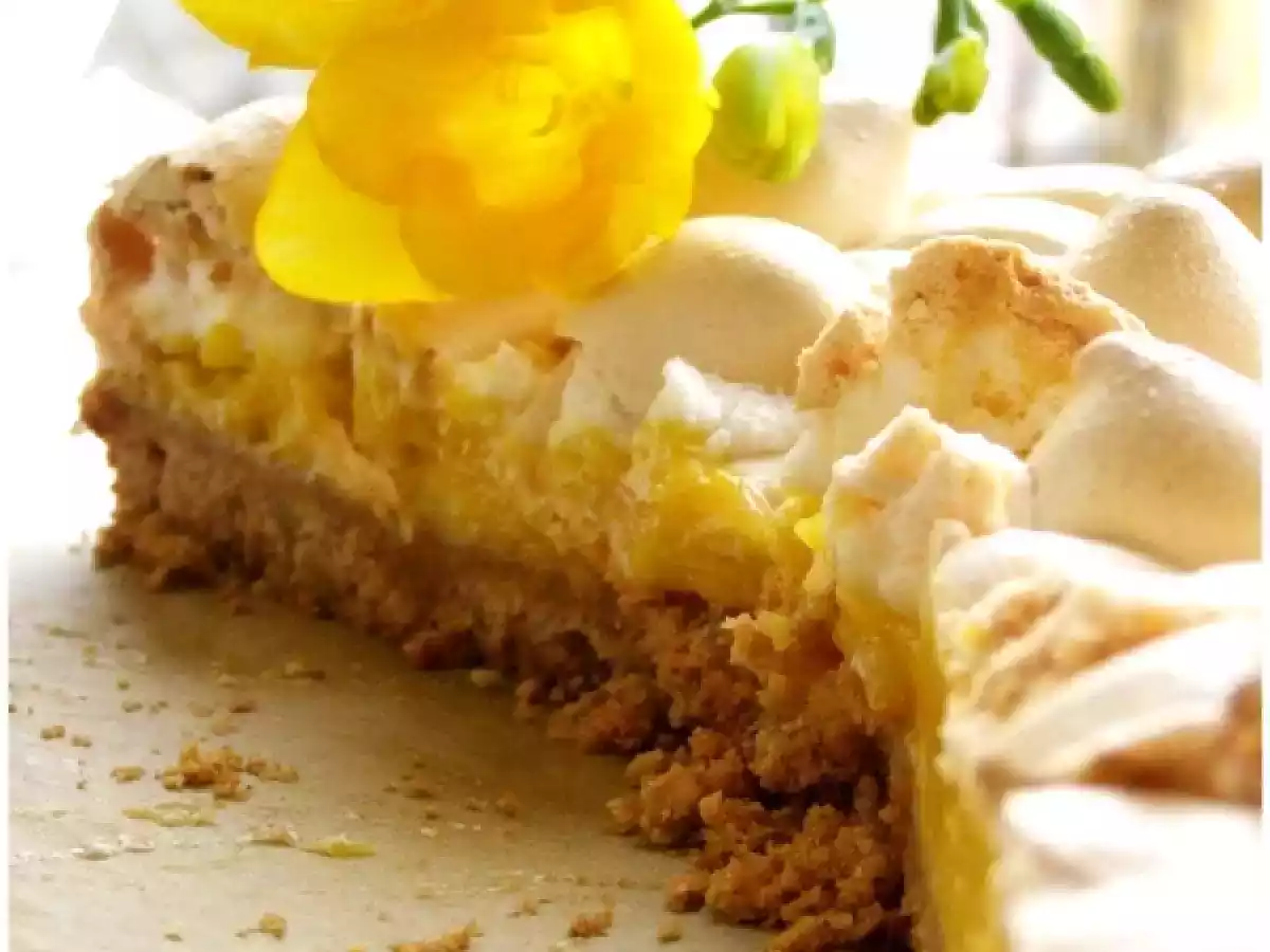 Tarta de lamaie cu bezea