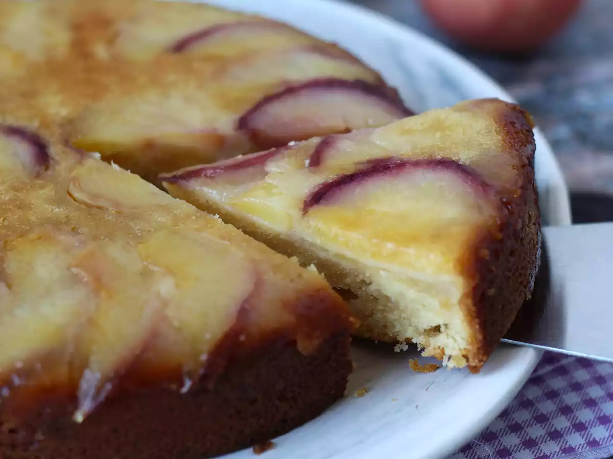 Tartă răsturnată cu piersici, unt topit și caramelizat - poza 4