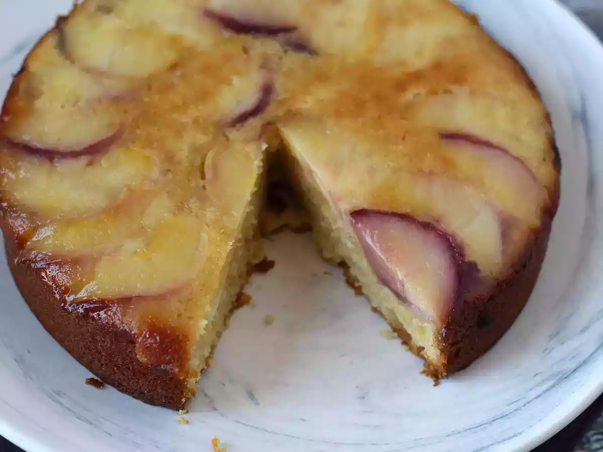 Tartă răsturnată cu piersici, unt topit și caramelizat - poza 7