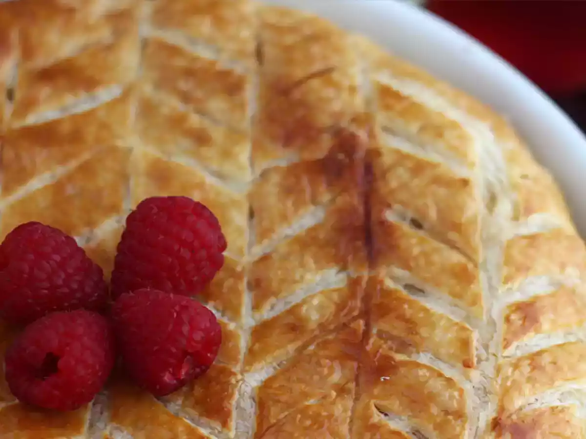 Tarta regilor cu zmeura si fistic - poza 3