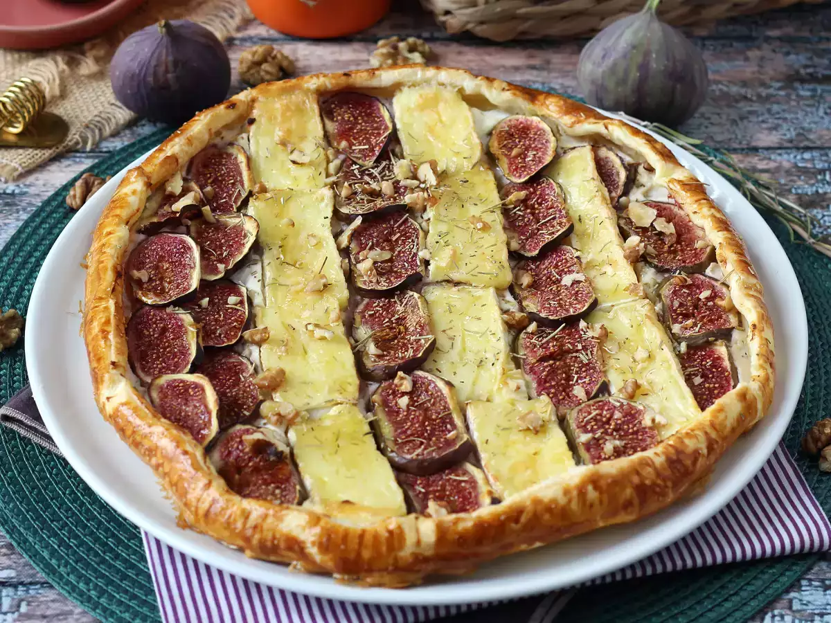 Tartă subțire cu smochine, brie și nuci - poza 6
