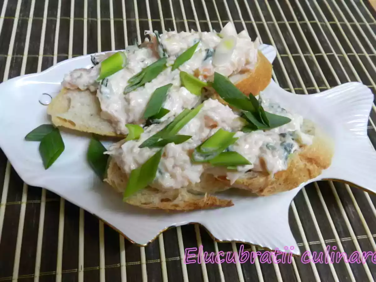 Tartine cu cremă de somon afumat