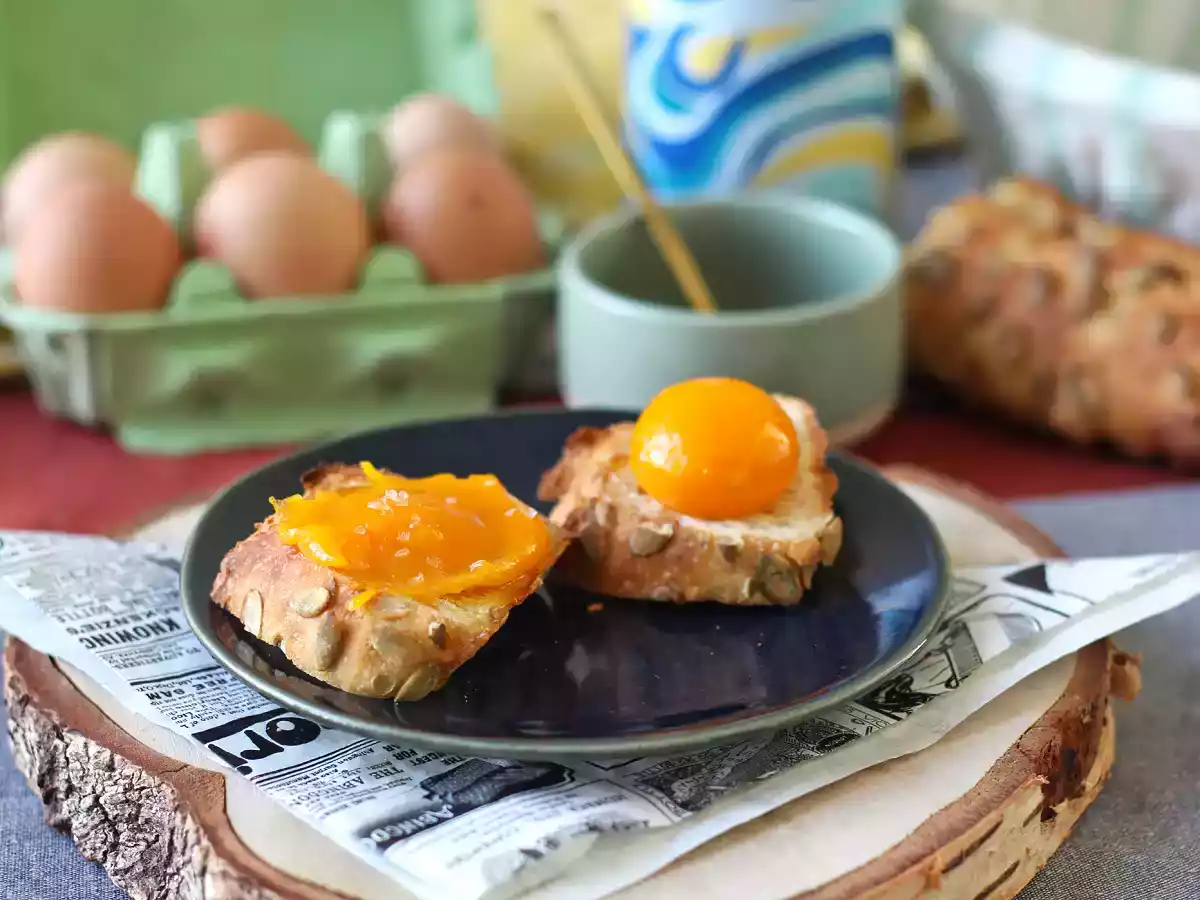 Tartine cu gălbenușuri confiate la Air Fryer - poza 6