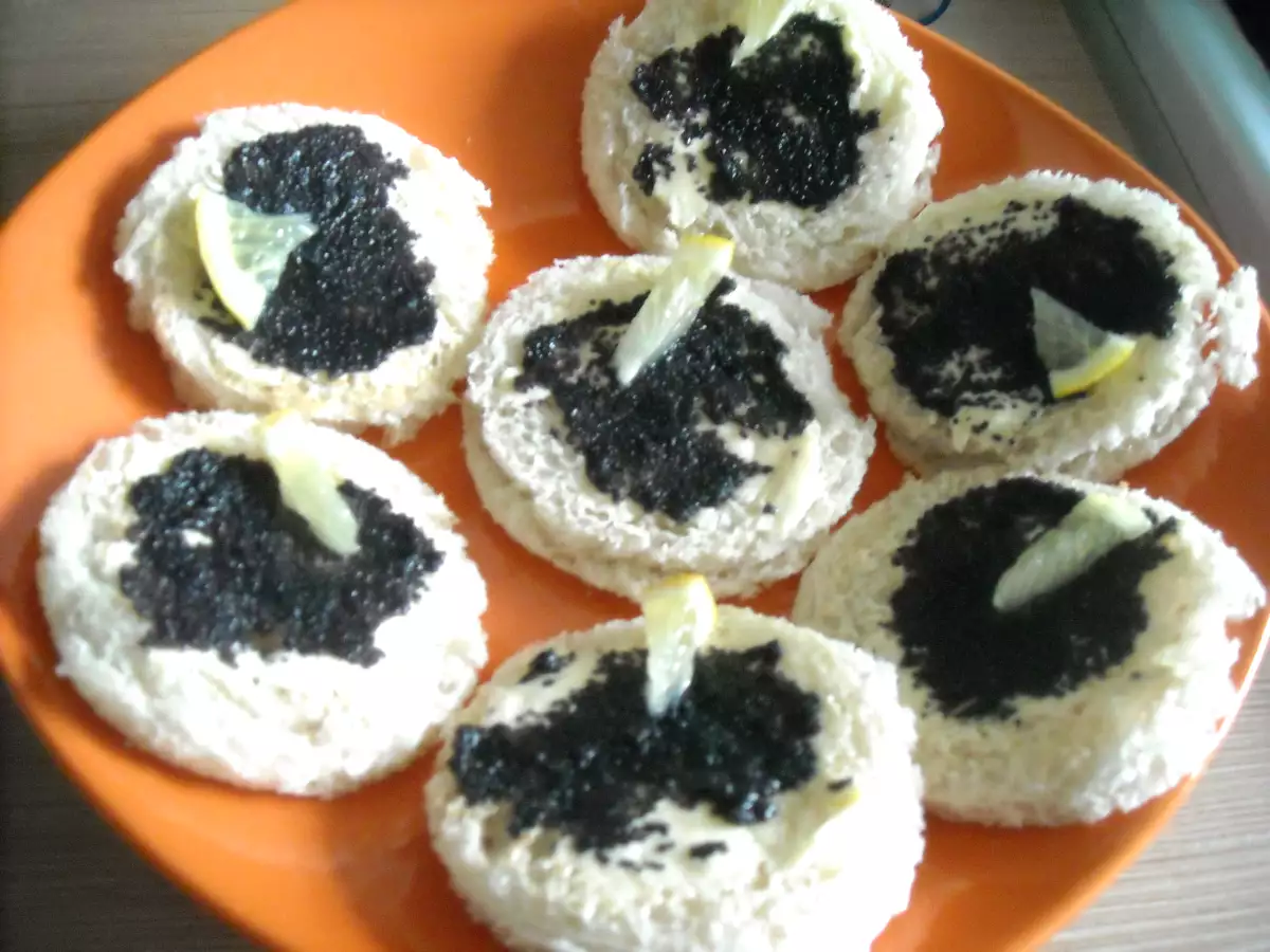 Tartine cu icre negre - poza 2
