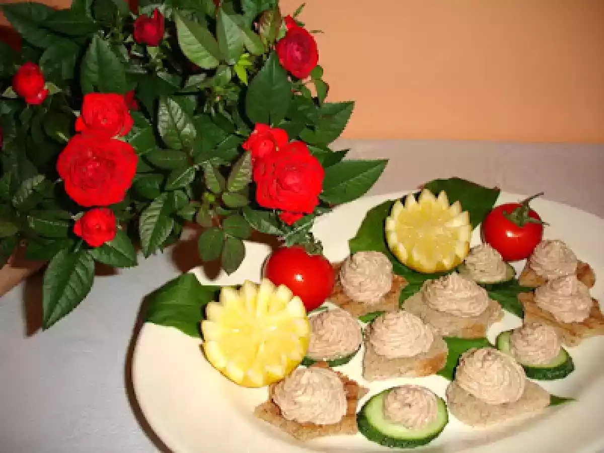 Tartine cu pasta de ton si lamaie - poza 2