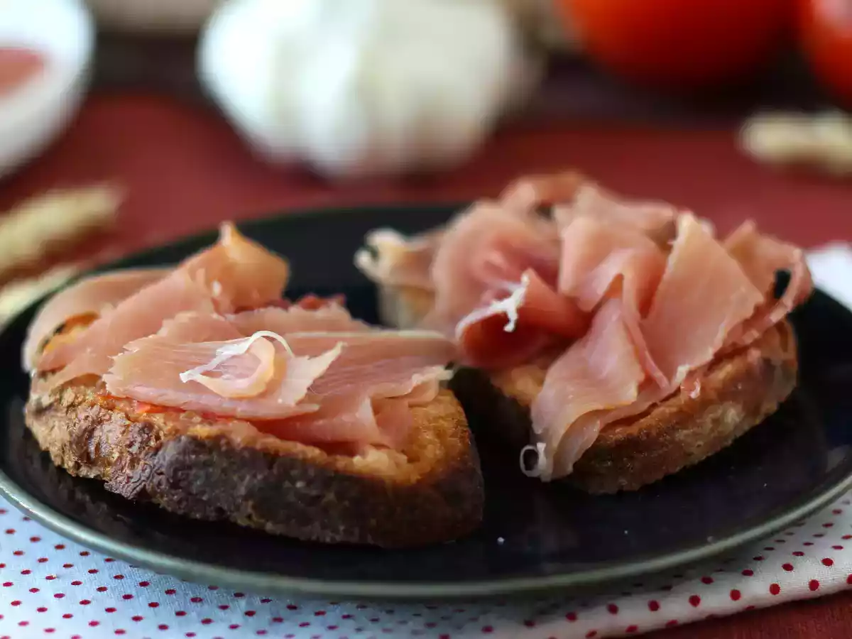 Tartine cu tomate și jambon serrano - poza 3