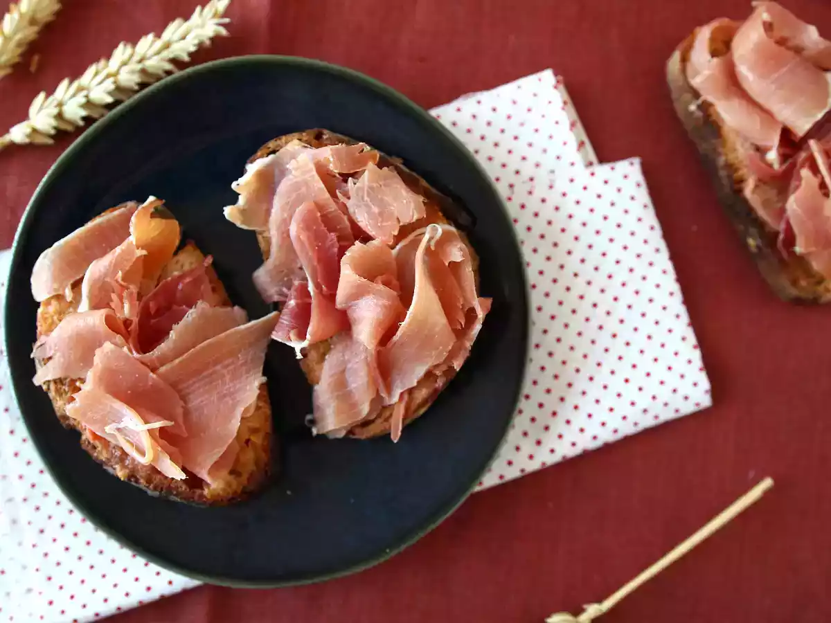 Tartine cu tomate și jambon serrano - poza 5