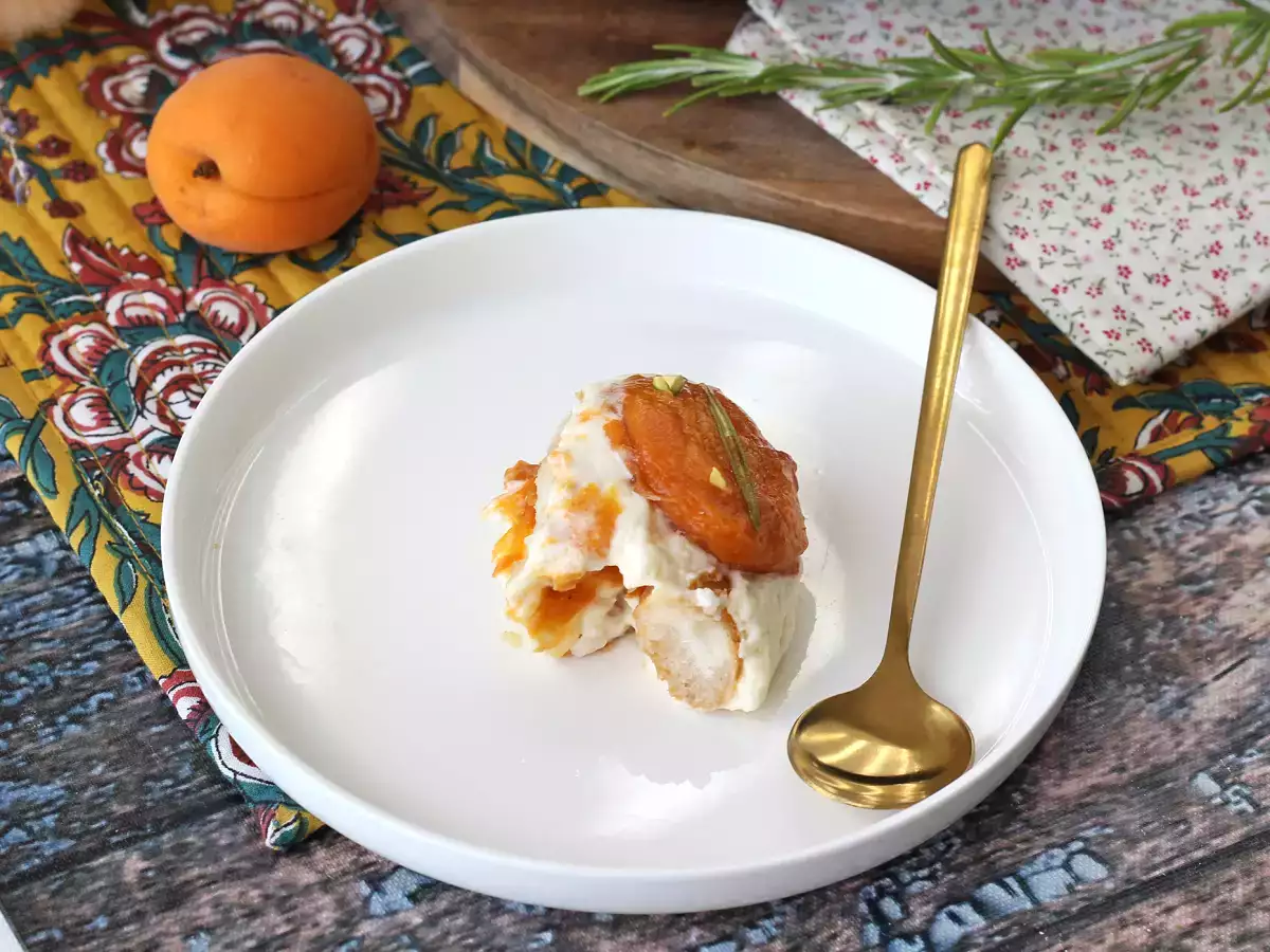 Tiramisu cu caise coapte: desertul fructat și cremos, perfect pentru vară - poza 3