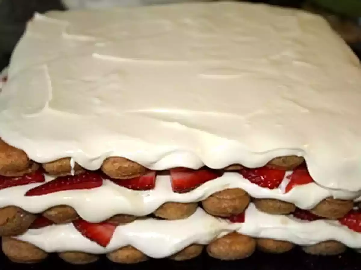 Tiramisu cu capsuni - poza 10