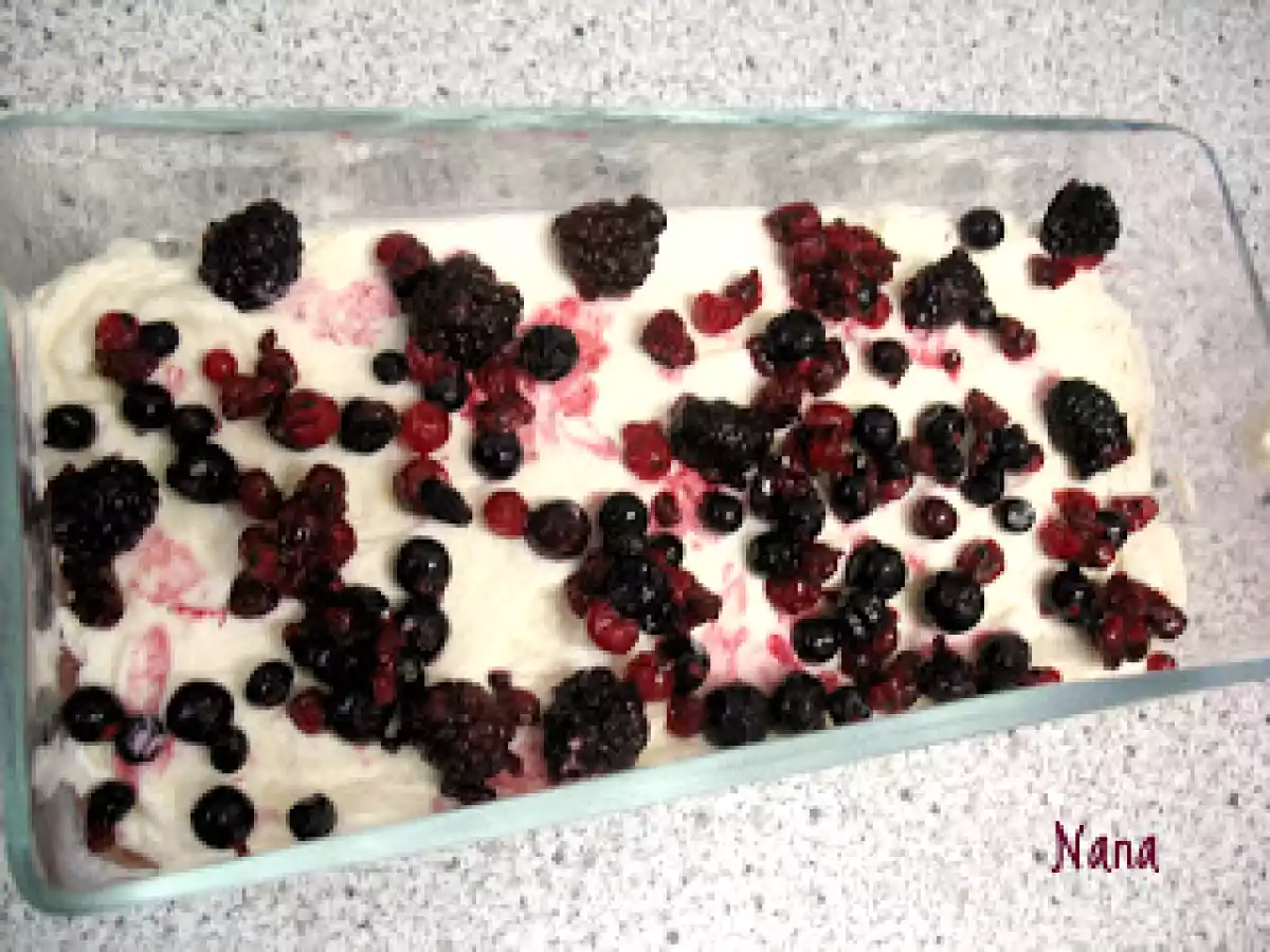 TIRAMISU CU FRUCTE DE PADURE - poza 4