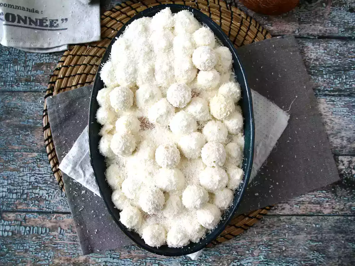 Tiramisu cu Raffaello - aromă de nucă de cocos - poza 8