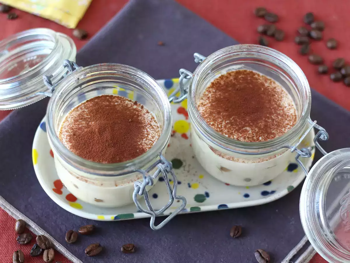 Tiramisu cu tofu mătăsos, fără mascarpone și fără ouă