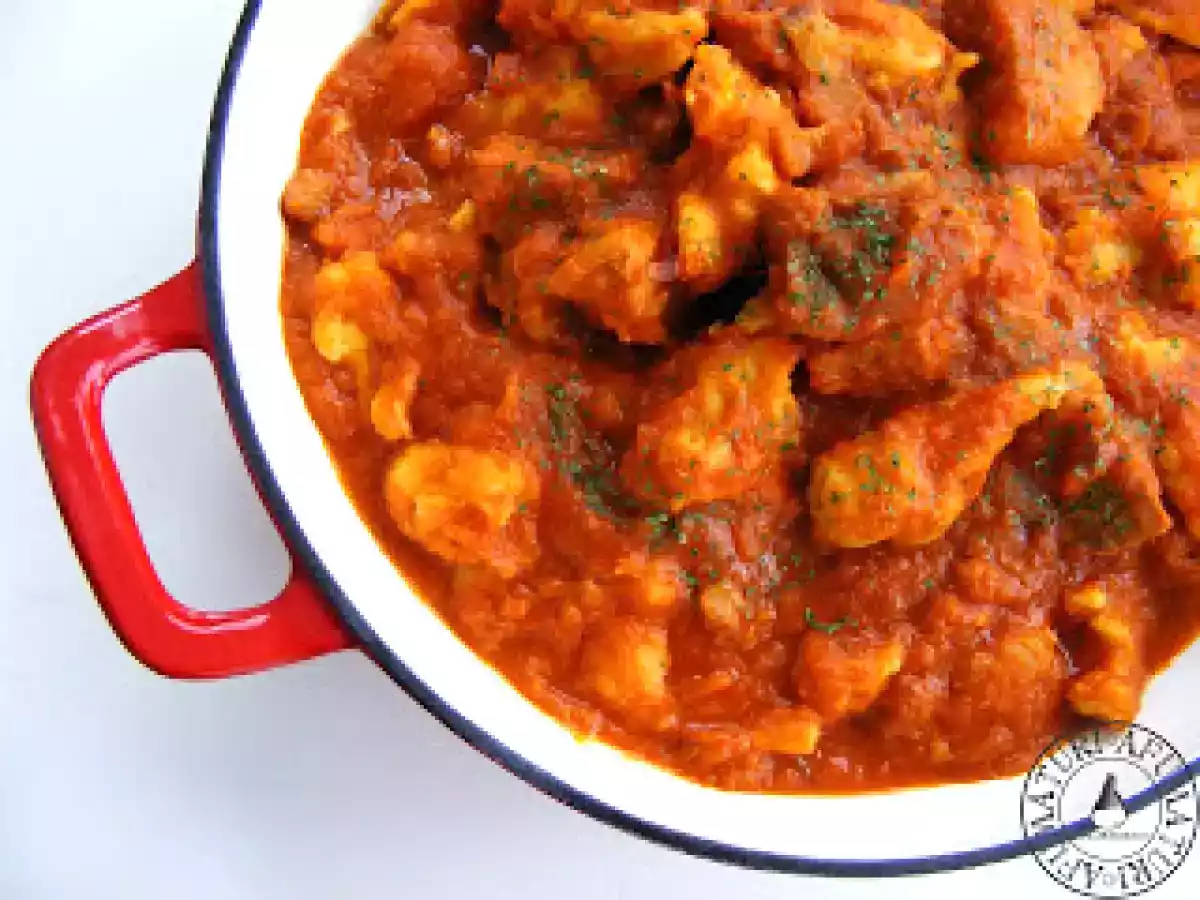 Tocana cu carne de porc si galuste din faina