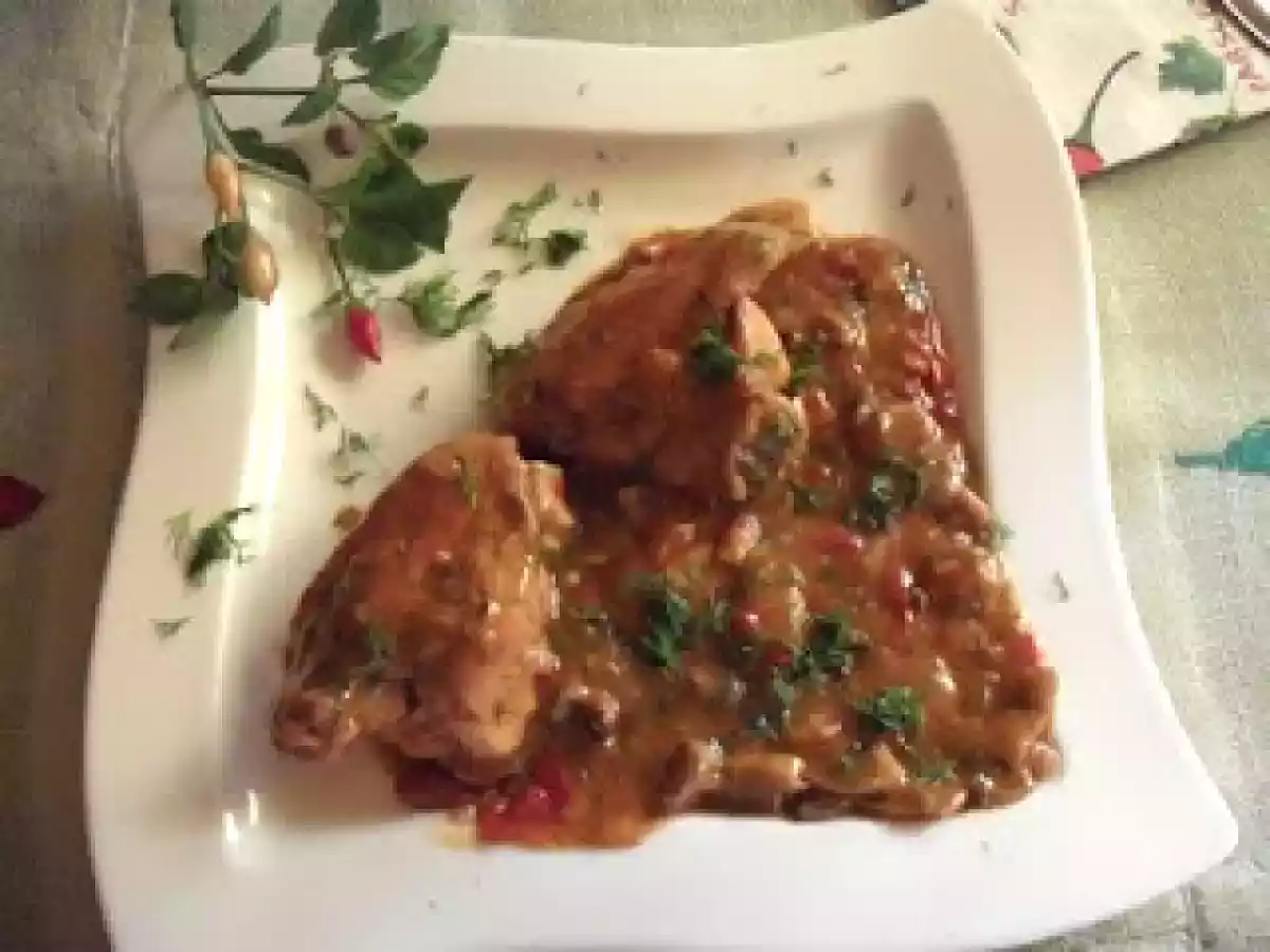 TOCANITA CU CIUPERCI SI CARNE DE PUI