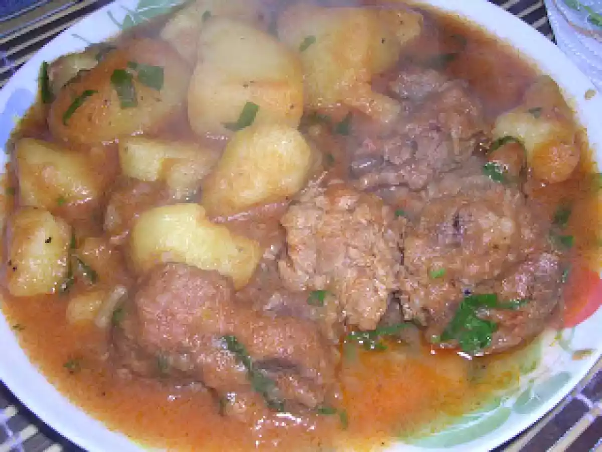 TOCANITA DE CARTOFI CU CARNE DE VITEL - poza 2