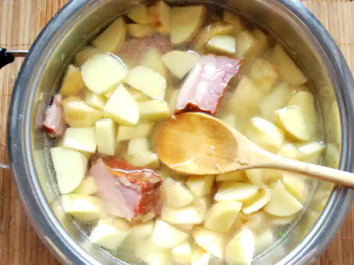 Tocanita de cartofi cu costita afumata! - poza 7