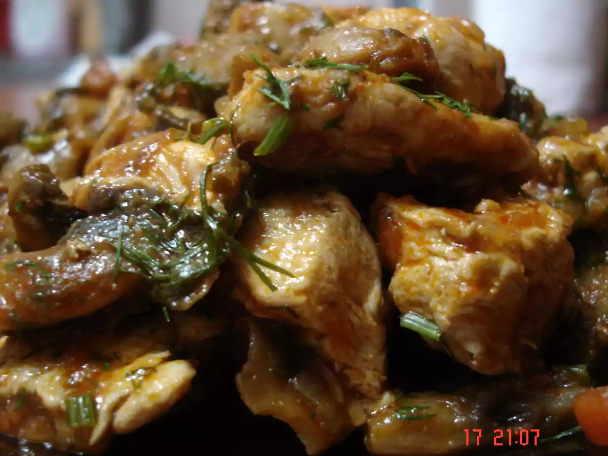 Tocanita de ciuperci cu carne de pui - poza 2