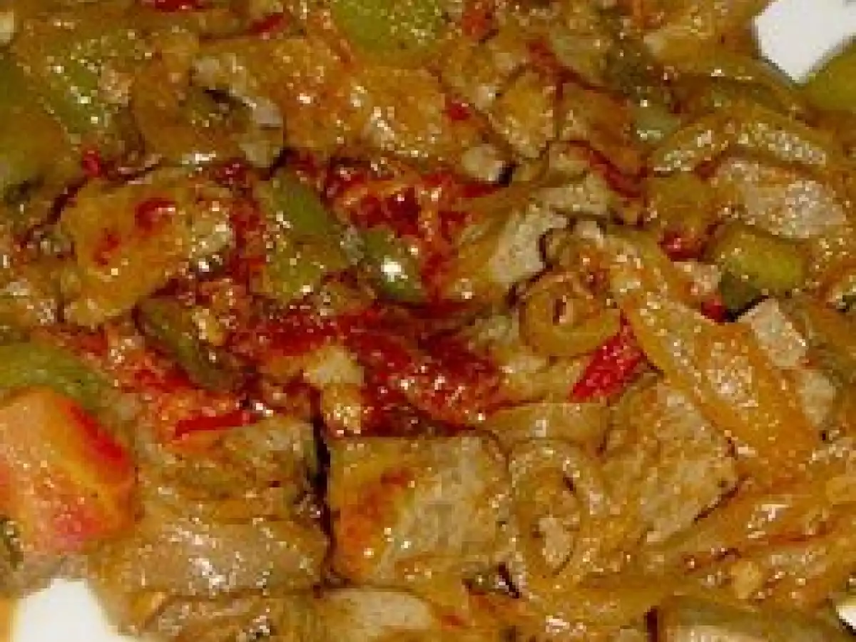 Tocanita de ficatei cu morcovi si ceapa