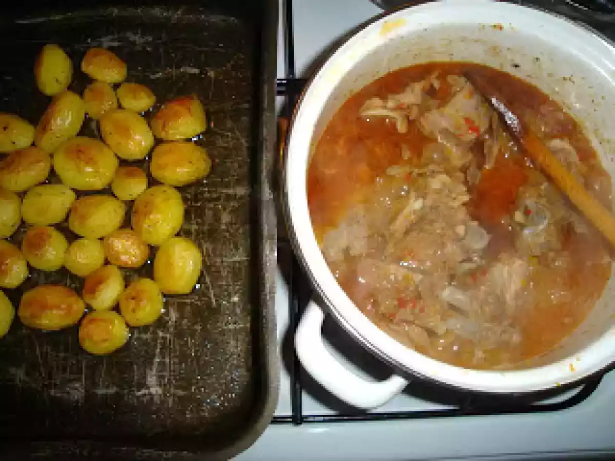 Tocanita de ied cu cartofi noi - poza 3