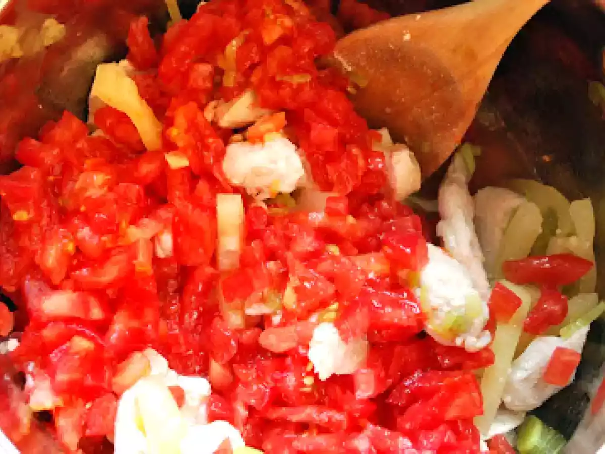 Tocanita de pui cu sos oregano! - poza 8