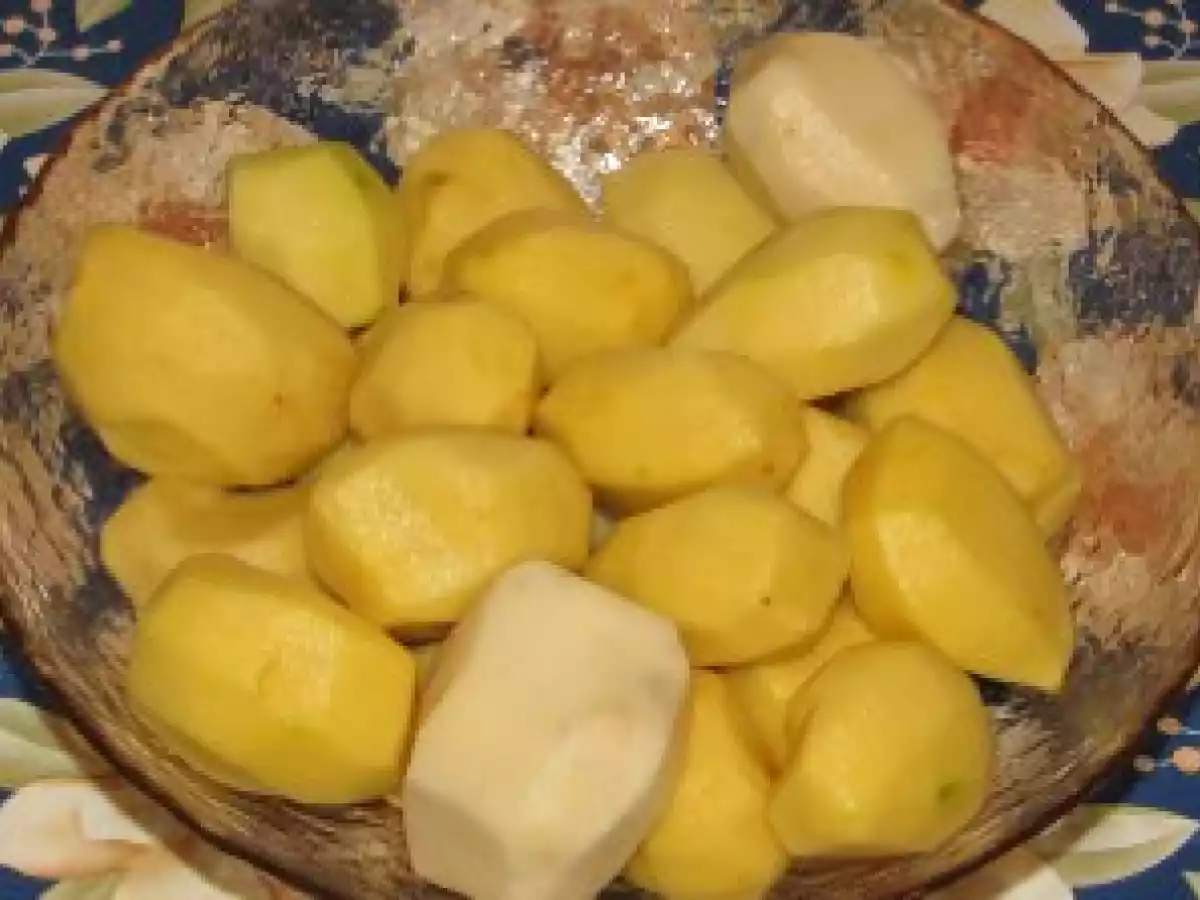 Tocanita din pulpa de curcan, cartofi si sos de rosii - poza 3