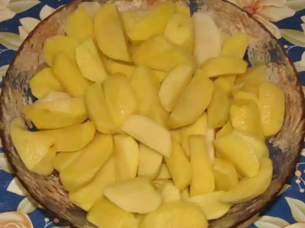 Tocanita din pulpa de curcan, cartofi si sos de rosii - poza 5