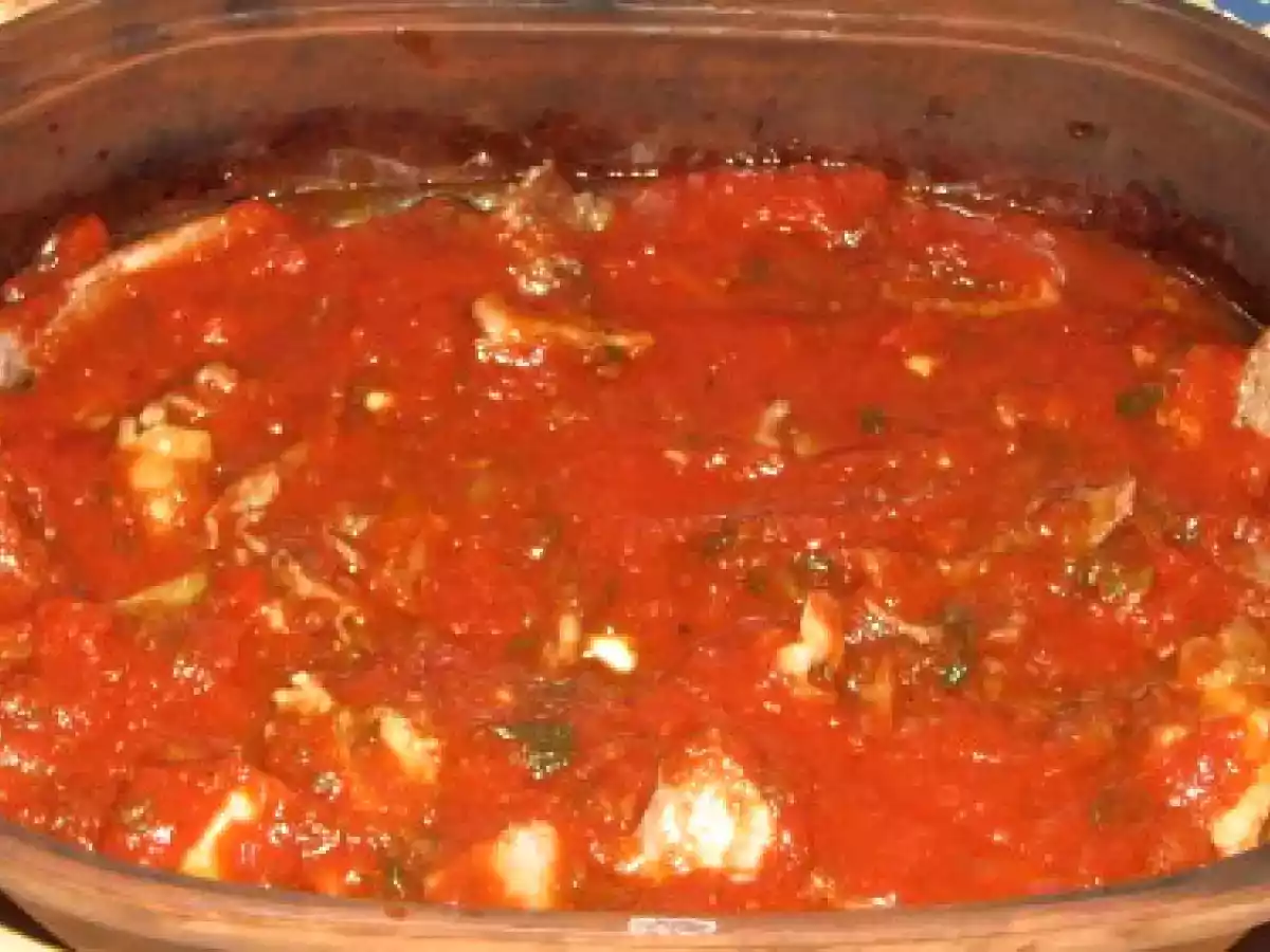 Tocanita din pulpa de curcan, cartofi si sos de rosii - poza 9