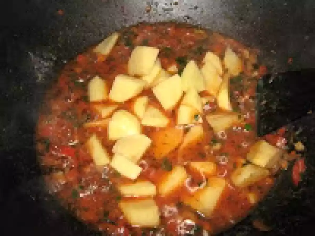 Tocanita pe cartofi cu piept de pui - poza 4