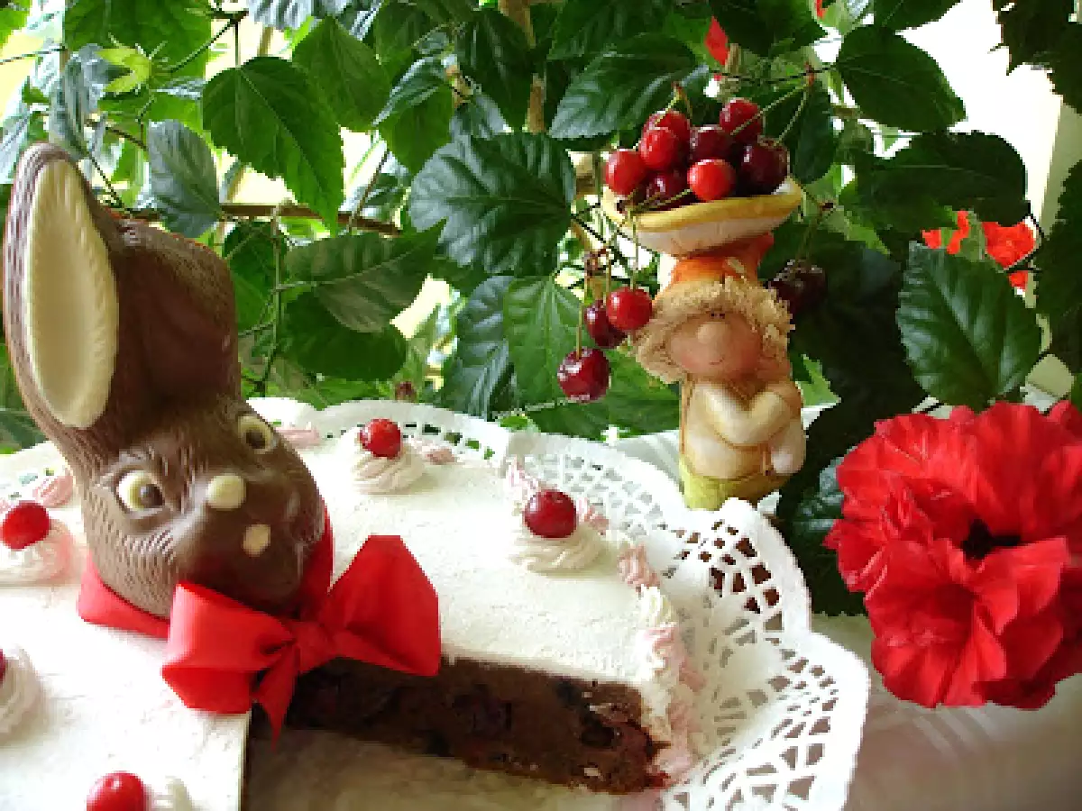 Tort alb cu visine si ciocolata - poza 6