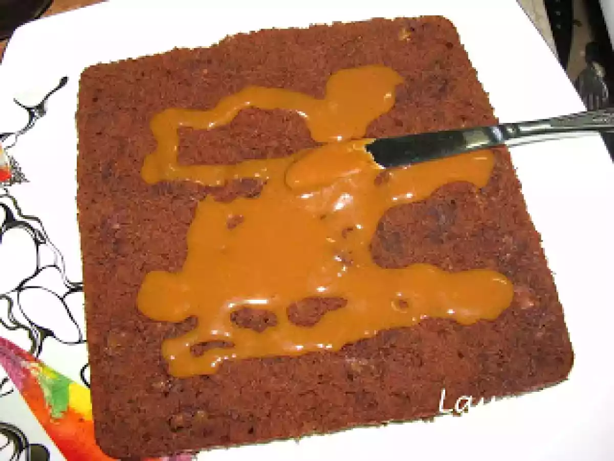 Tort cu bucati si crema de caramele - poza 3