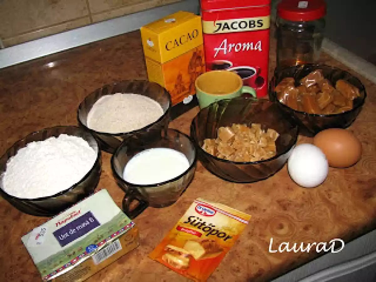 Tort cu bucati si crema de caramele - poza 8