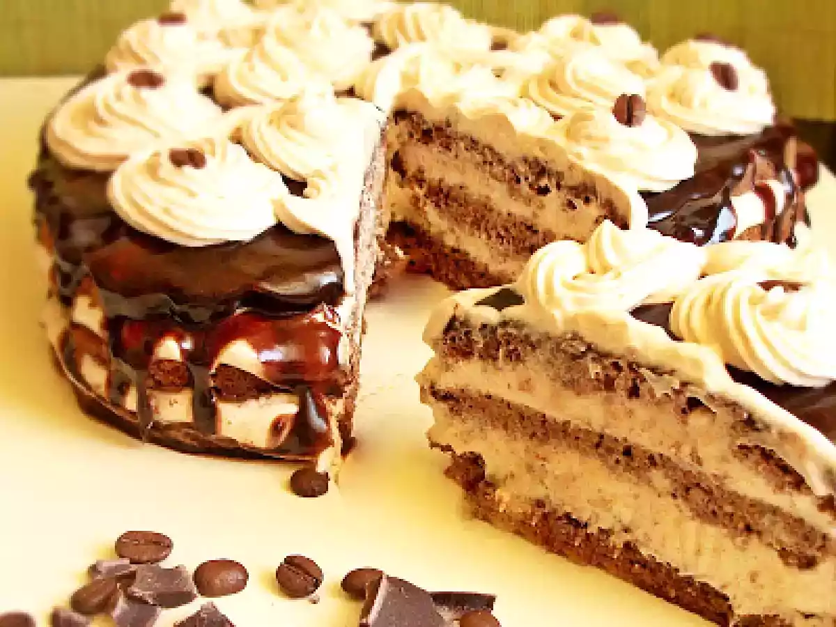 Tort cu caramel si ciocolata