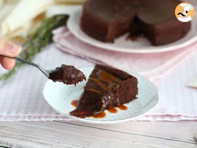 Tort cu ciocolata si caramel sarat - poza 3