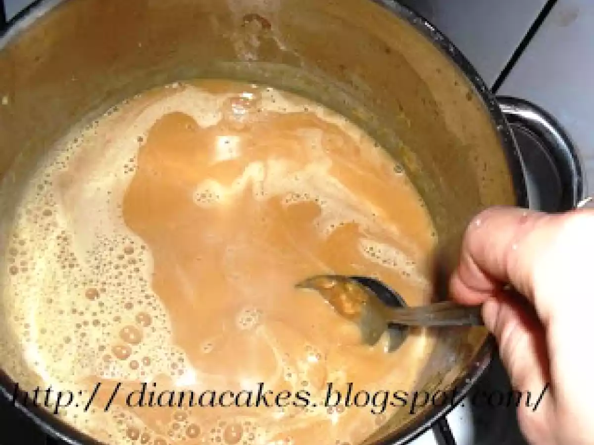 Tort cu crema caramel si nuca - poza 7