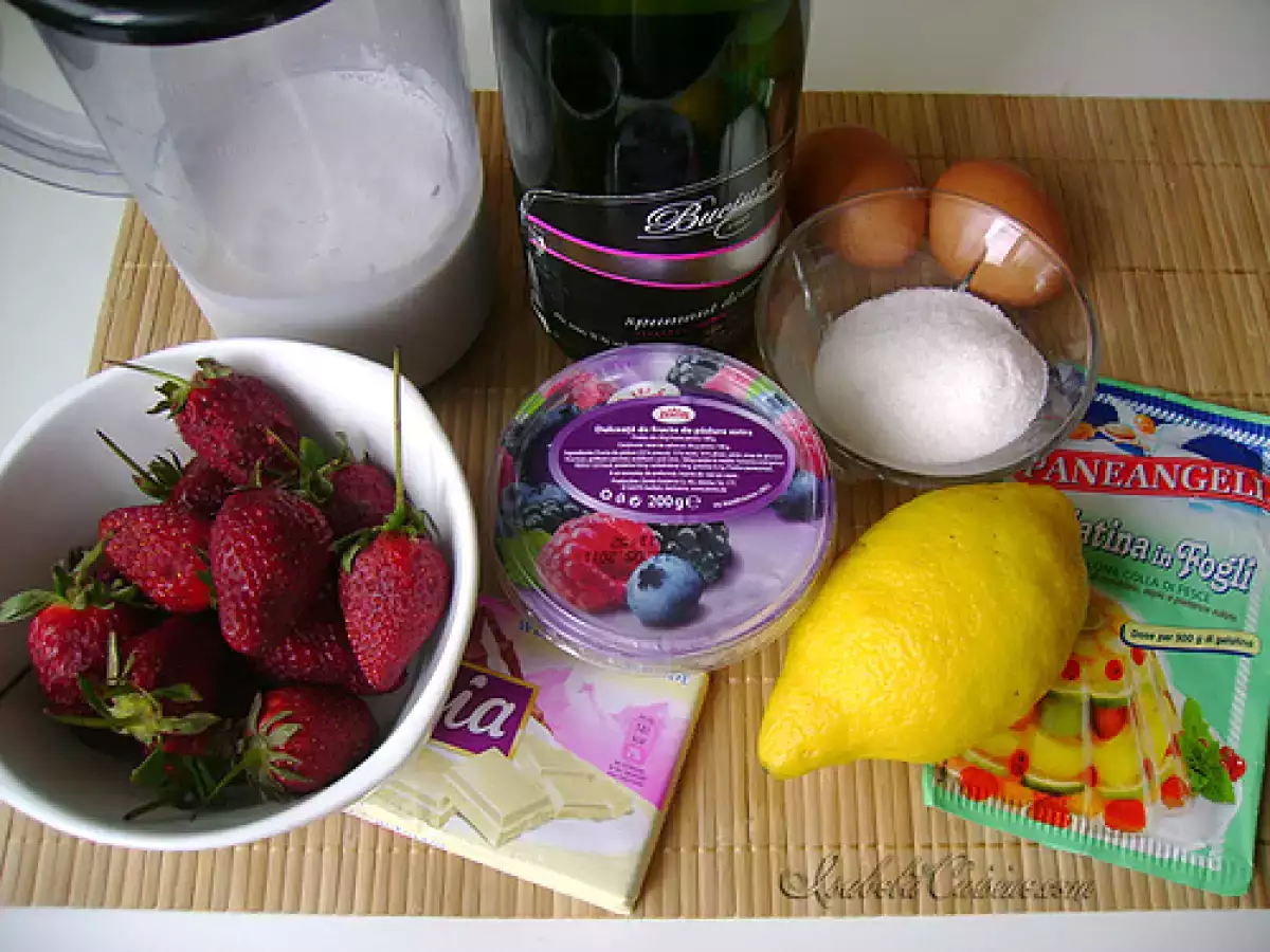 Tort cu crema de sampanie si capsuni - poza 3