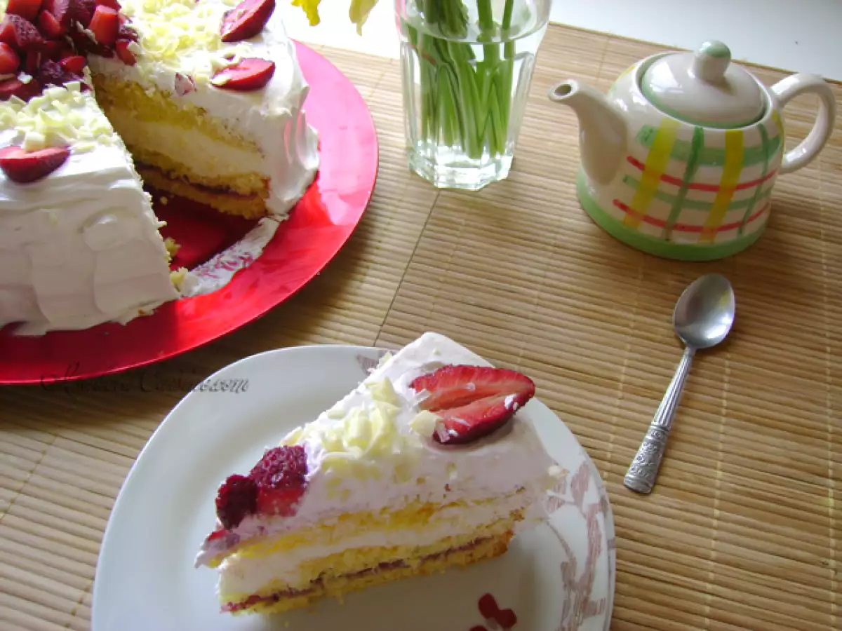 Tort cu crema de sampanie si capsuni - poza 4