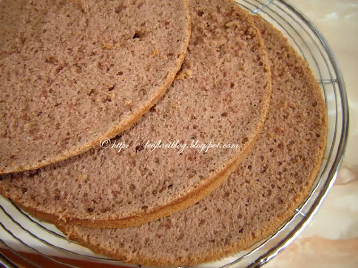 Tort cu crema de vanilie si zmeura / Vanilla and raspberry cream torte - poza 4