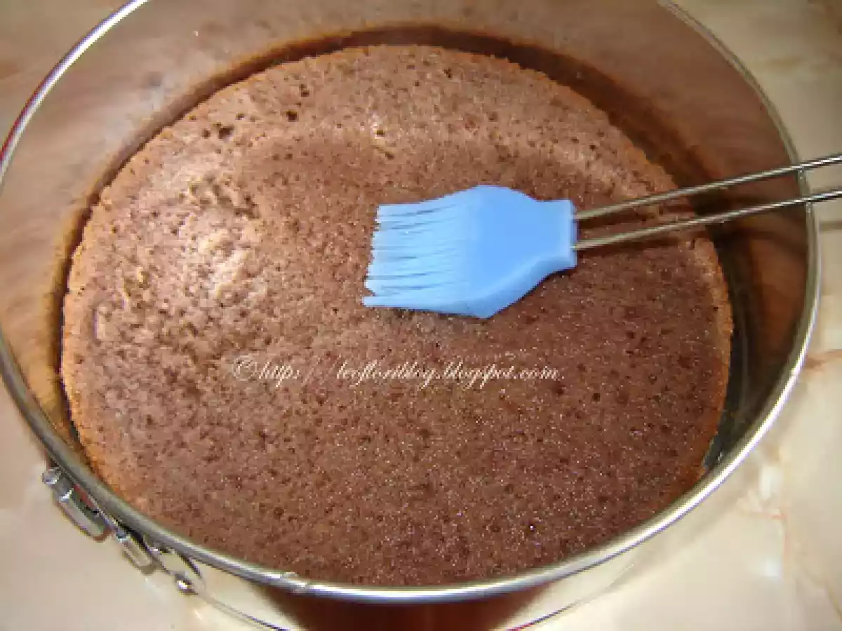 Tort cu crema de vanilie si zmeura / Vanilla and raspberry cream torte - poza 9