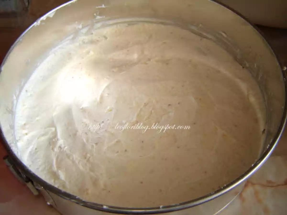 Tort cu crema de vanilie si zmeura / Vanilla and raspberry cream torte - poza 10