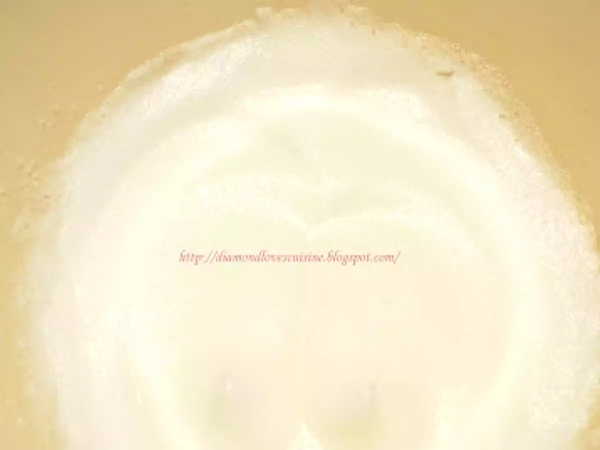 Tort cu crema fina de frisca si branza - poza 4