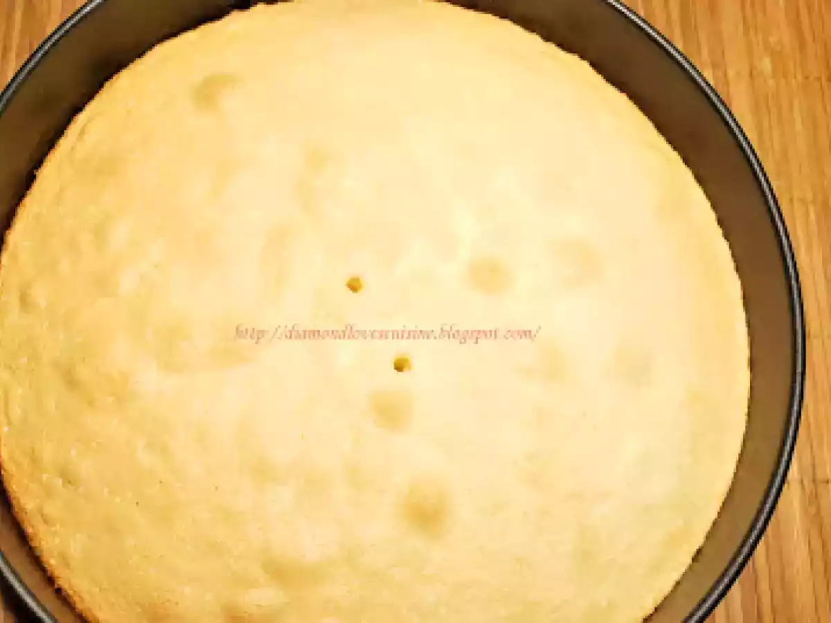 Tort cu crema fina de frisca si branza - poza 8