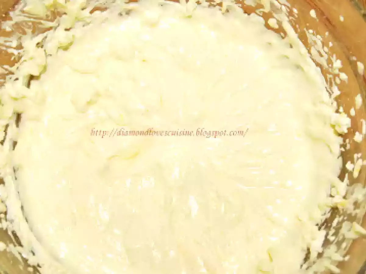 Tort cu crema fina de frisca si branza - poza 15