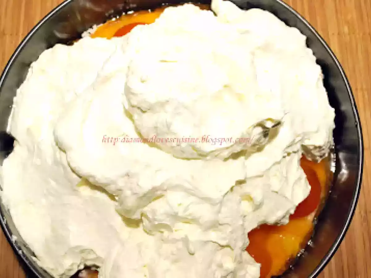 Tort cu crema fina de frisca si branza - poza 17