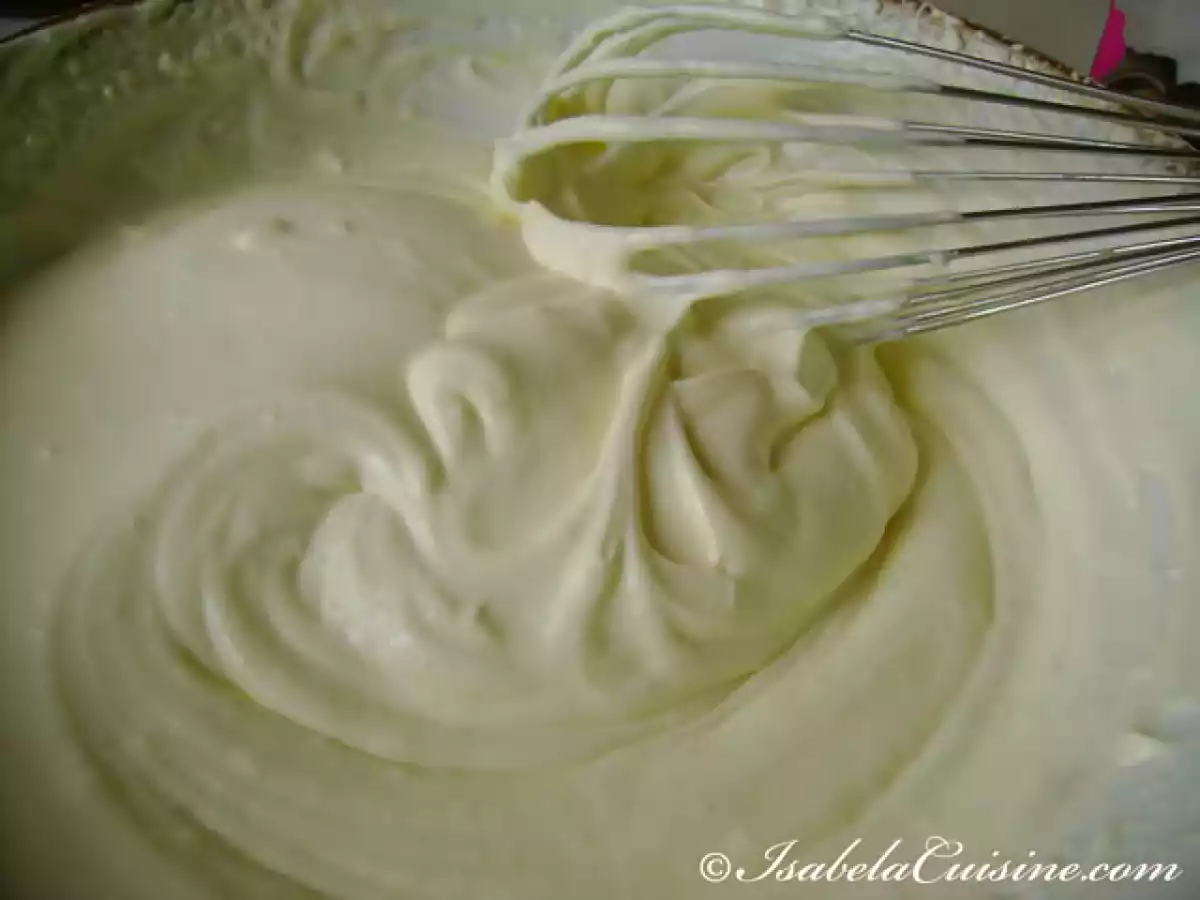 Tort cu crema fina de lichior de oua - poza 5