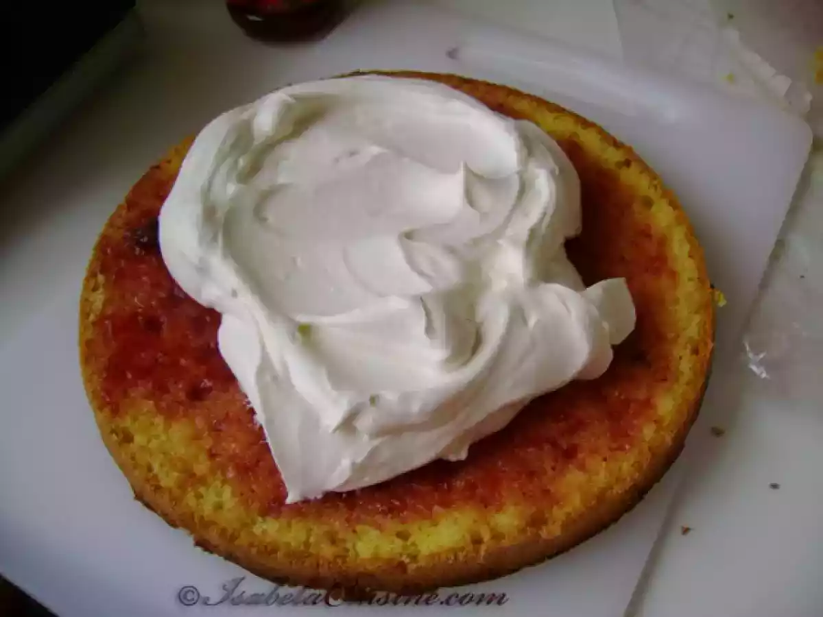 Tort cu crema fina de lichior de oua - poza 8