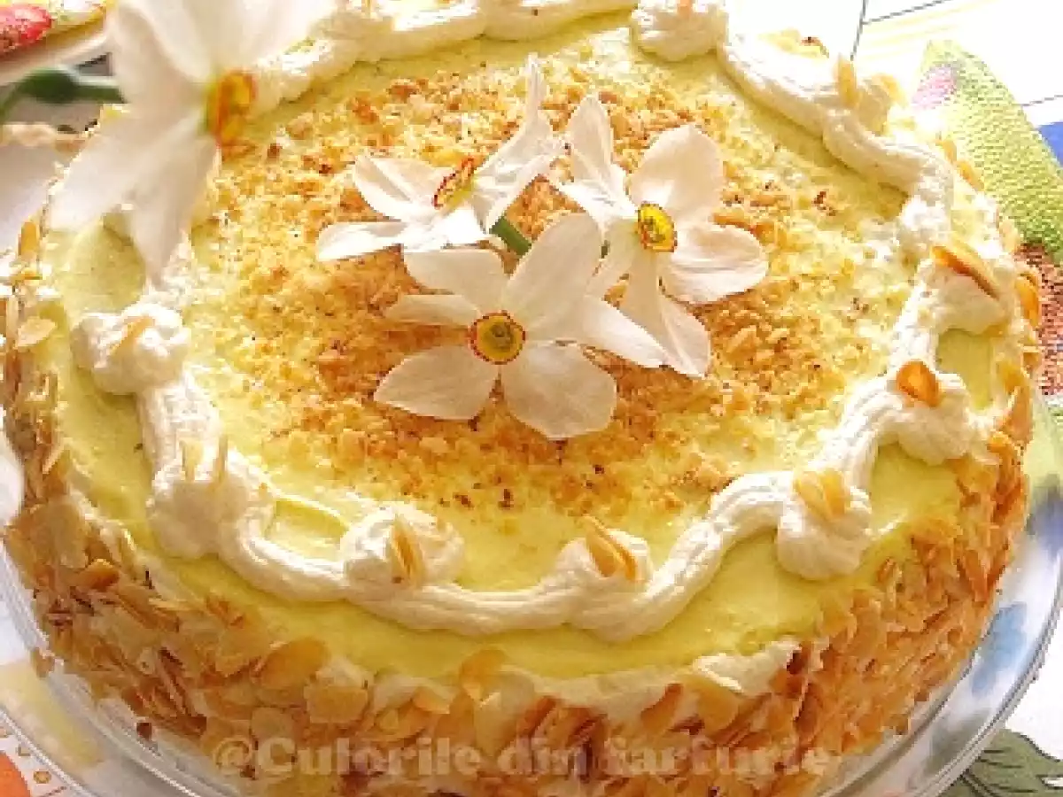 Tort cu crema fina de lichior de oua - poza 2