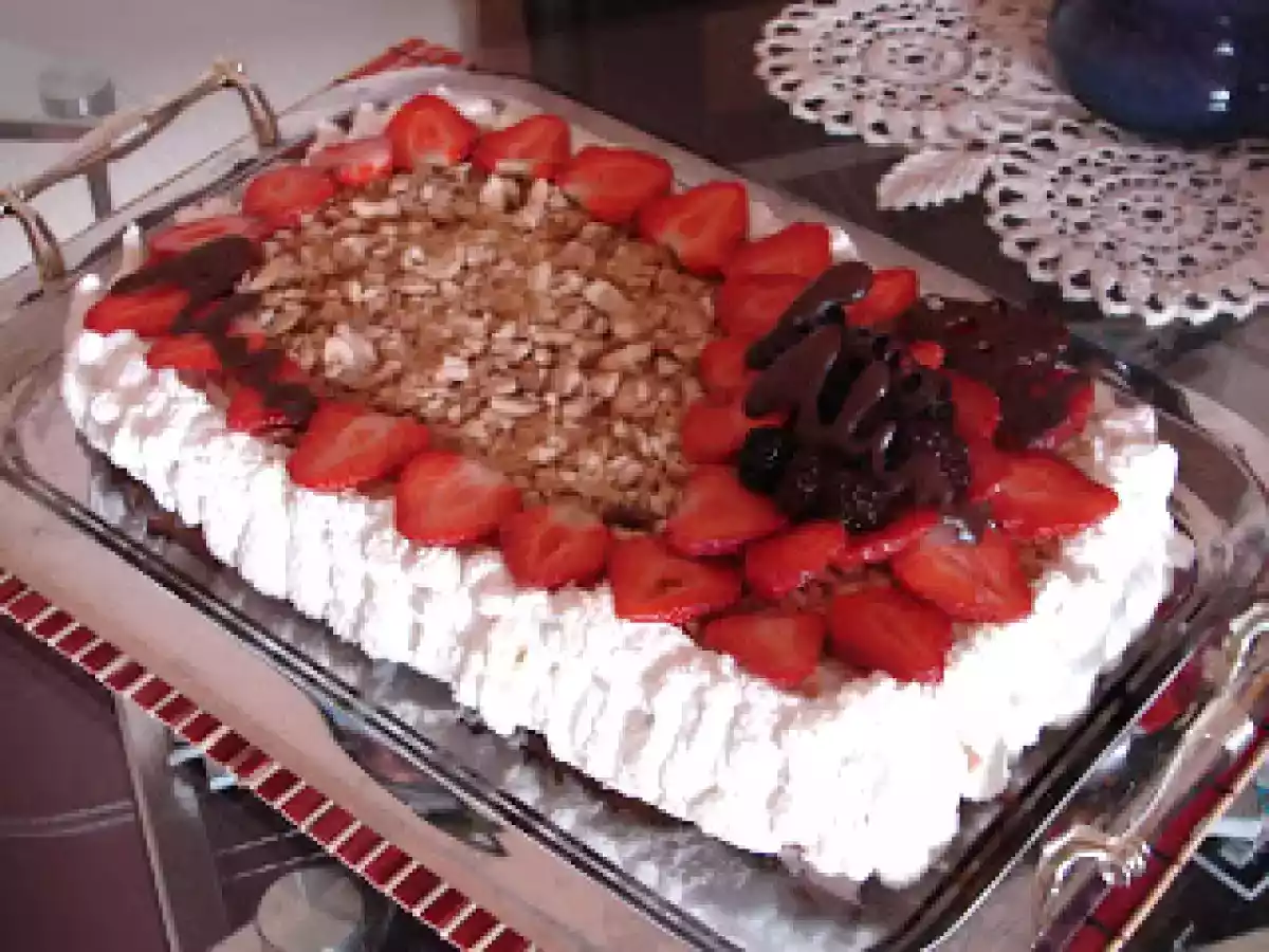 Tort cu fructe de padure