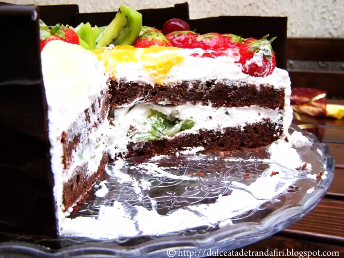 Tort cu fructe si ciocolata - poza 3